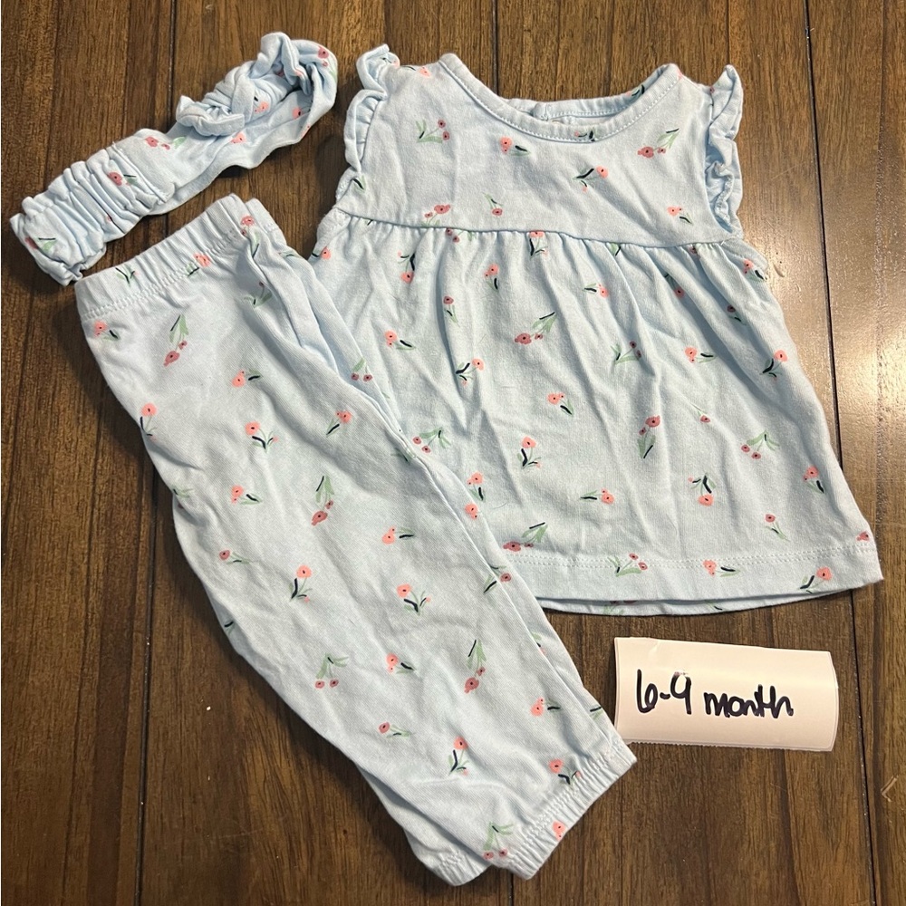 Carters 3-piece outfit - 6-9 month - Gently used - floral